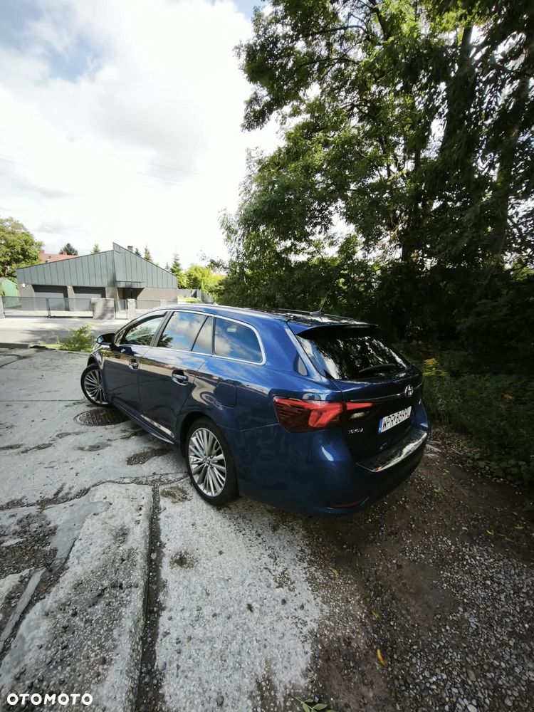 Toyota Avensis 2.0 D-4D Prestige - 2