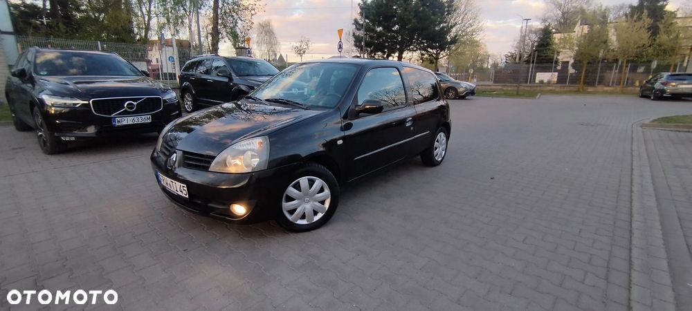Renault Clio 1.2 16V Campus - 1
