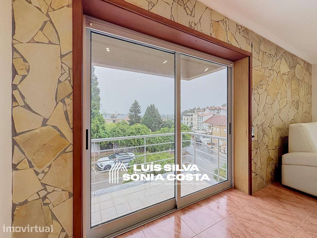 Apartamento T2 com Garagem & Varanda | 3.º Andar com Elevador -... - Grande imagem: 4/24
