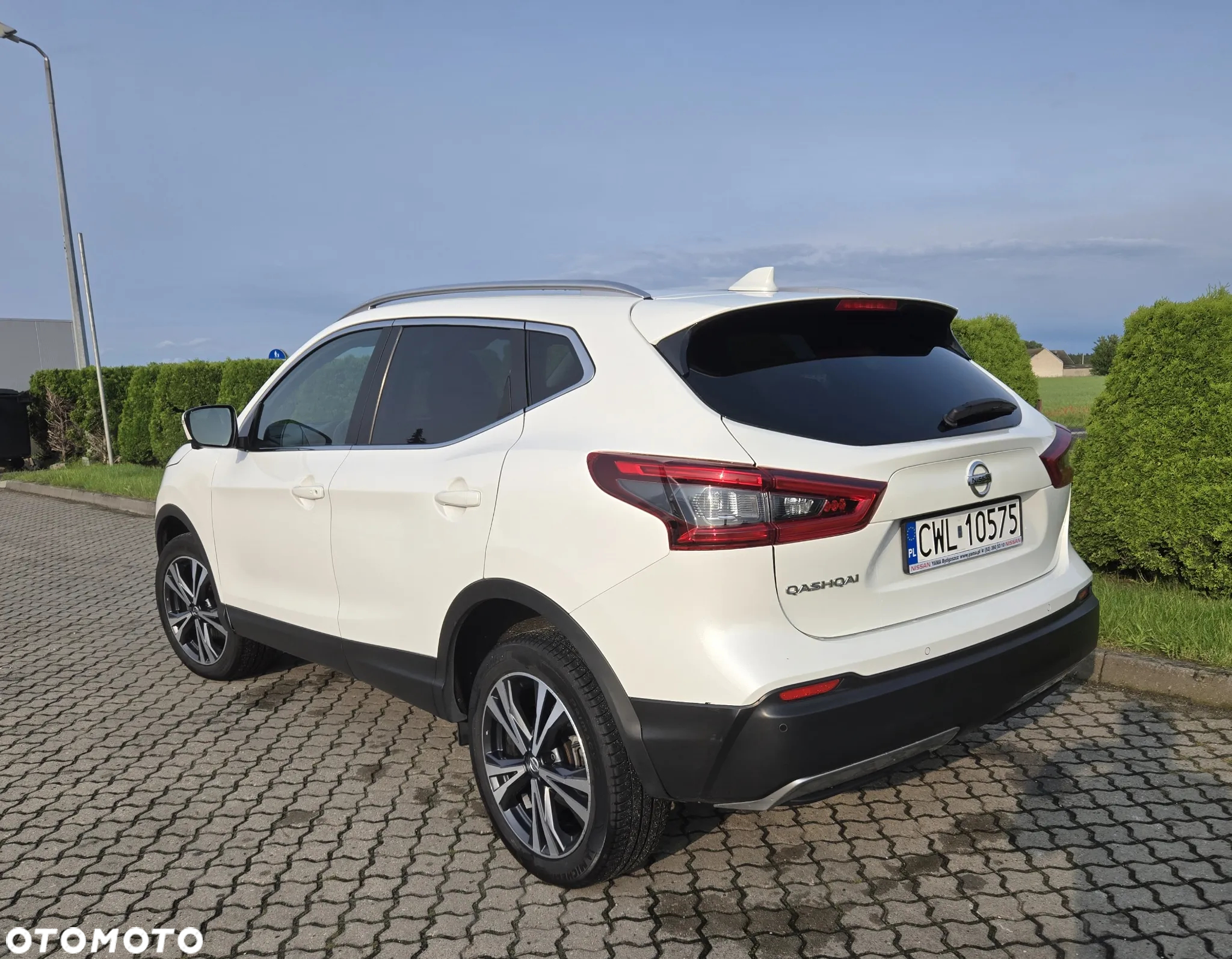 Nissan Qashqai 1.6 DIG-T N-Connecta - 4