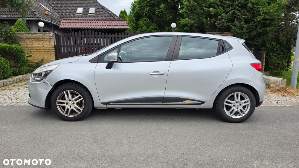Renault Clio 1.2 16V 75 Dynamique - 9