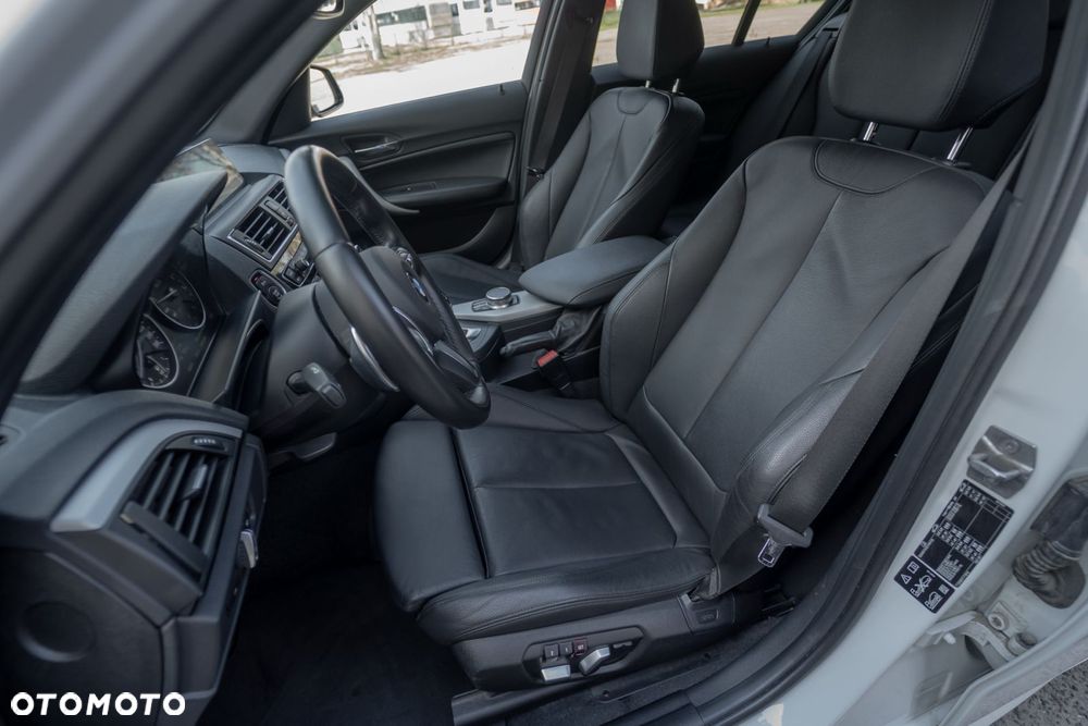 BMW Seria 1 M140i xDrive Shadow sport - 24