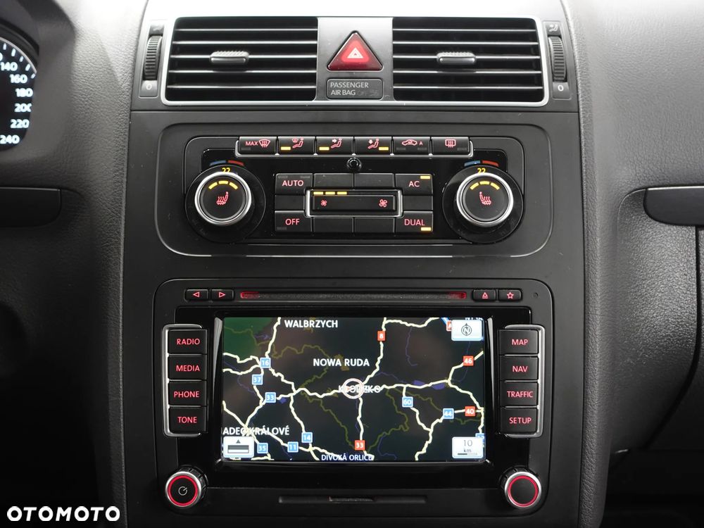 Volkswagen Touran - 33