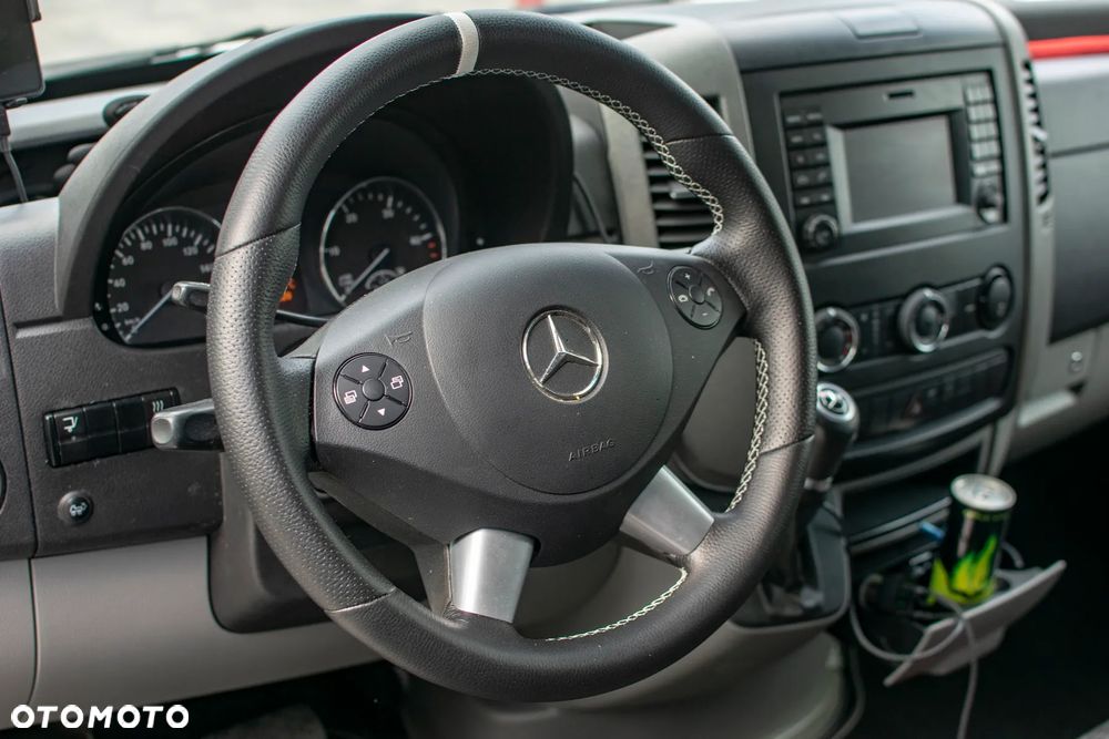 Mercedes-Benz Sprinter 319 - 23
