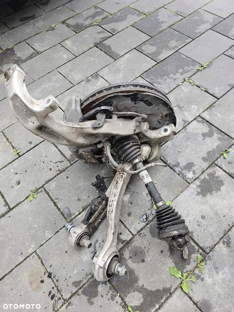 zwrotnicza tarcza zacisk wahacz mercedes glc 254 a2540100 - 2