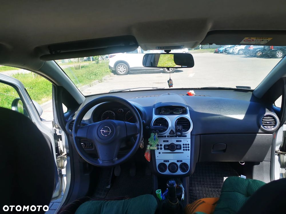 Opel Corsa 1.2 16V Cosmo - 10