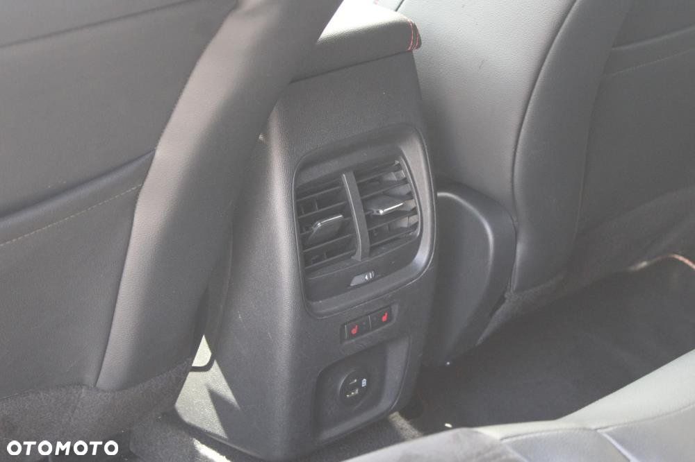Ford Kuga - 27