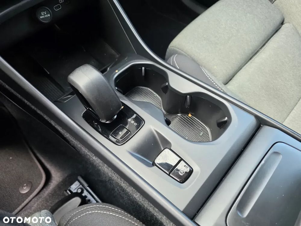 Volvo XC 40 B3 Plus Dark - 22