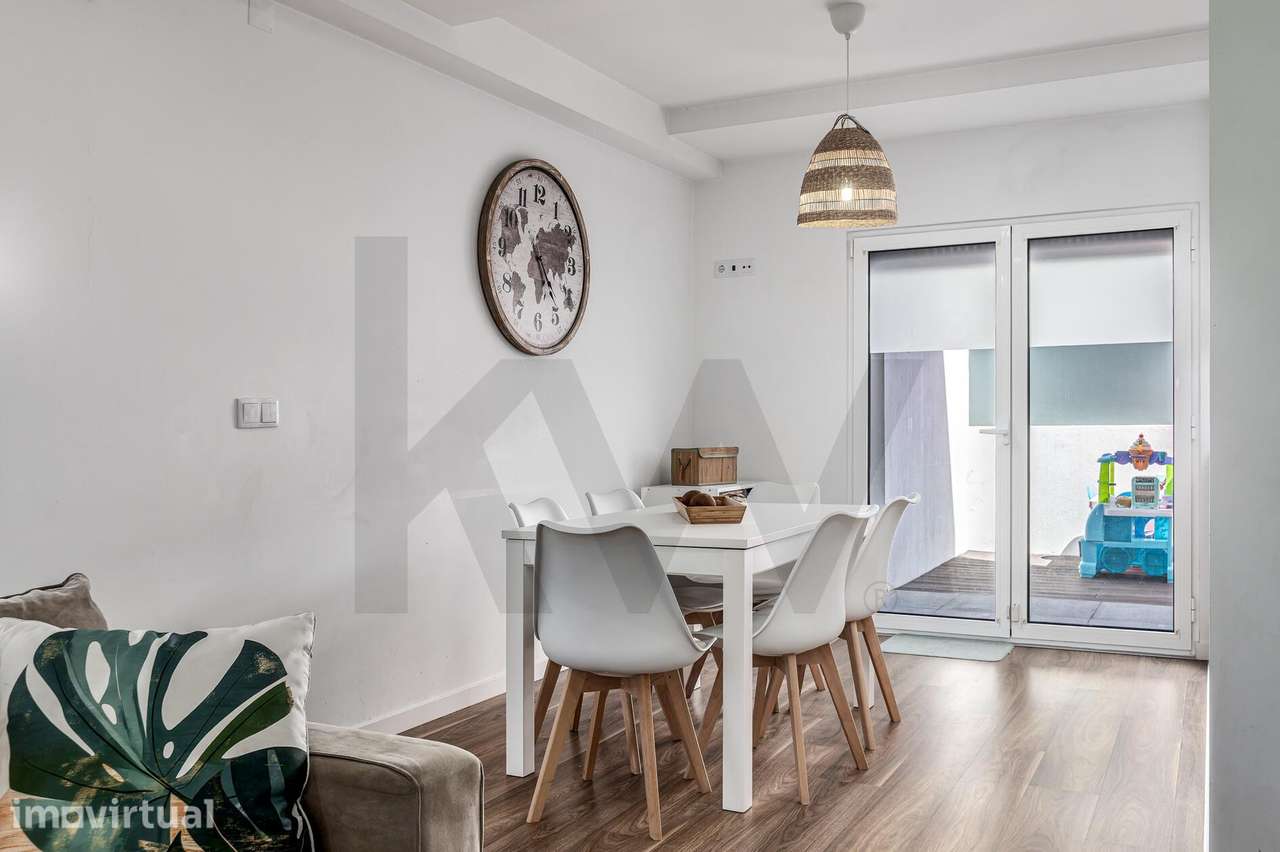 Moradia T3 de 2019, com Logradouro e Garagem Box, nos Redondos - Fernã - Grande imagem: 4/41