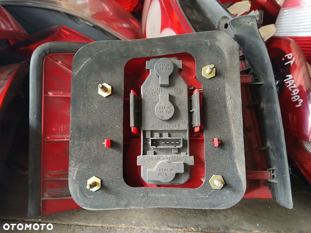 Audi A6 C5 Kombi lampa tylna prawa - 3