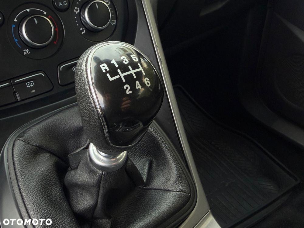 Ford Kuga 2.0 TDCi 2x4 Trend - 29