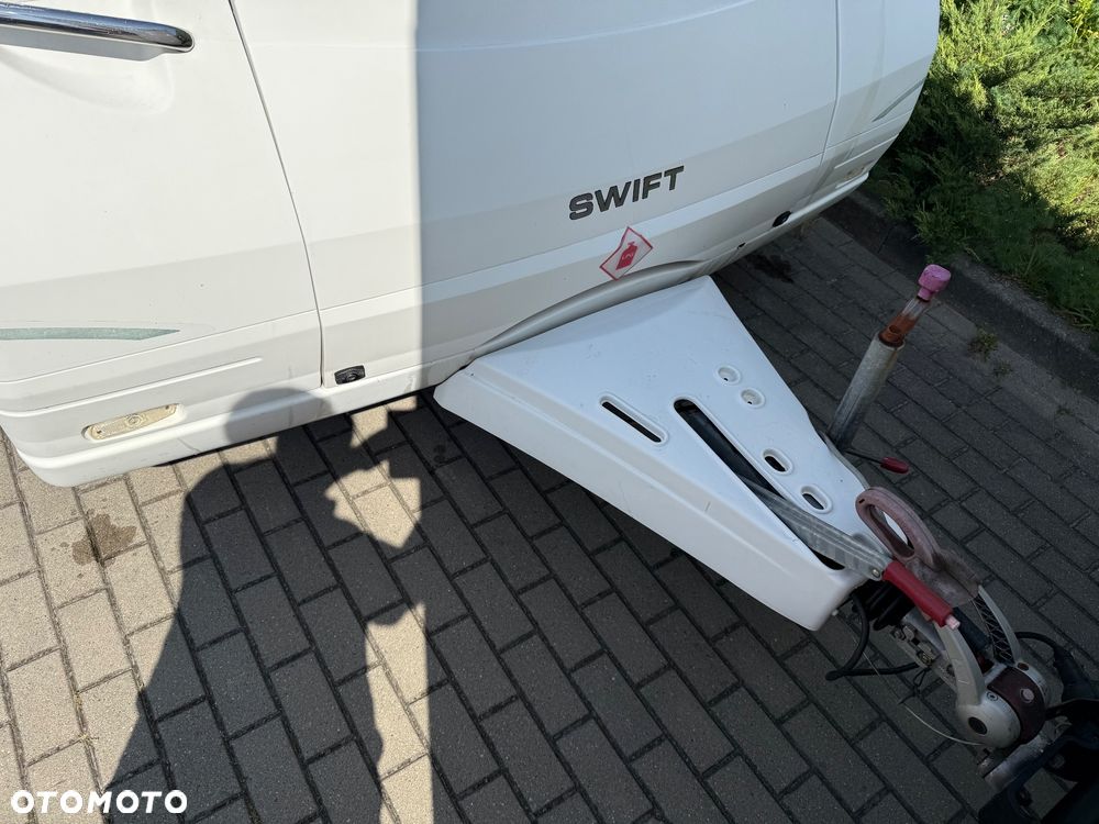 SWIFT Caleste - 18