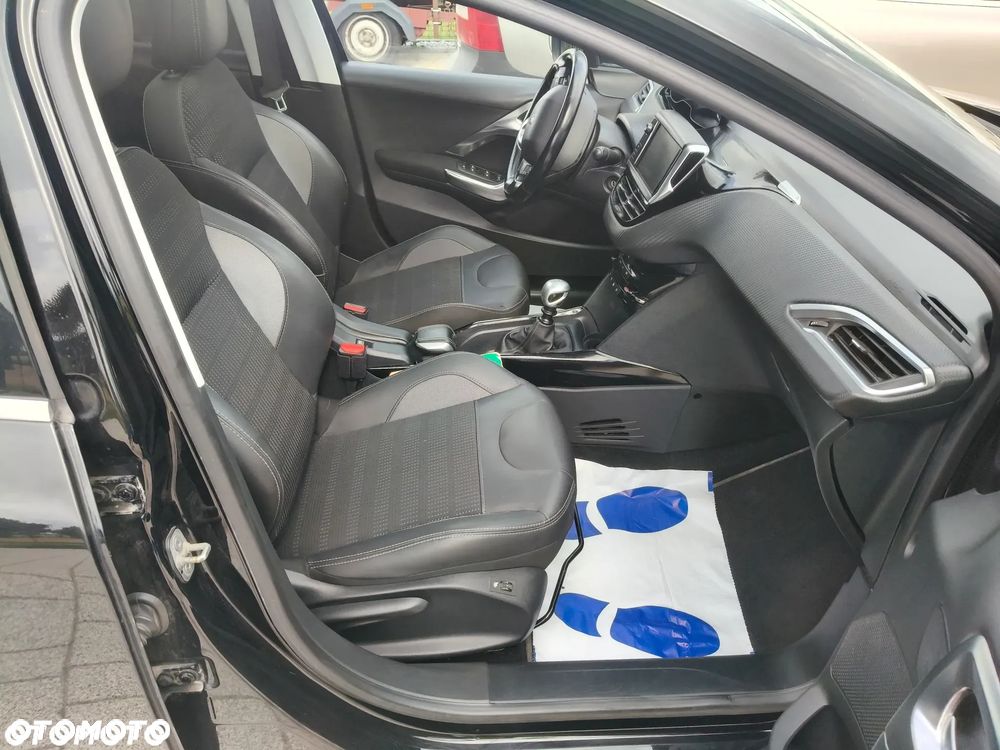 Peugeot 2008 1.5 BlueHDi Allure S&S - 7