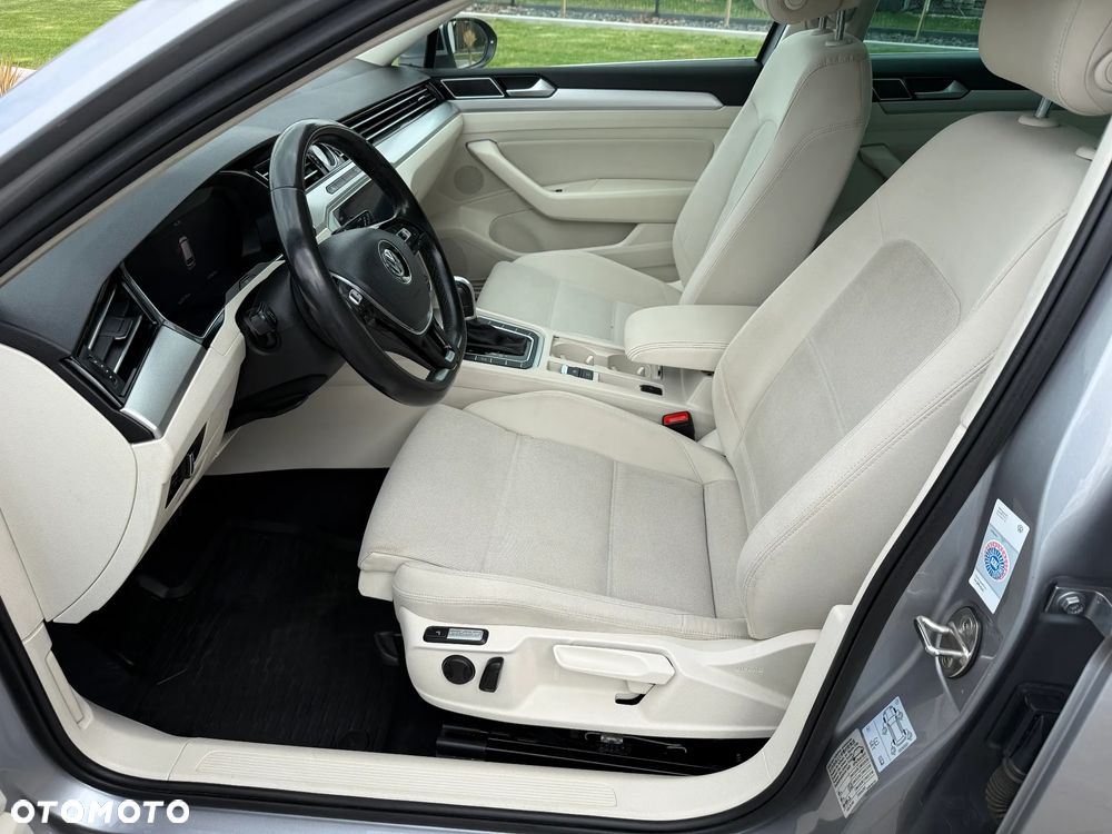 Volkswagen Passat 2.0 TDI (BlueMotion Technology) DSG Highline - 30