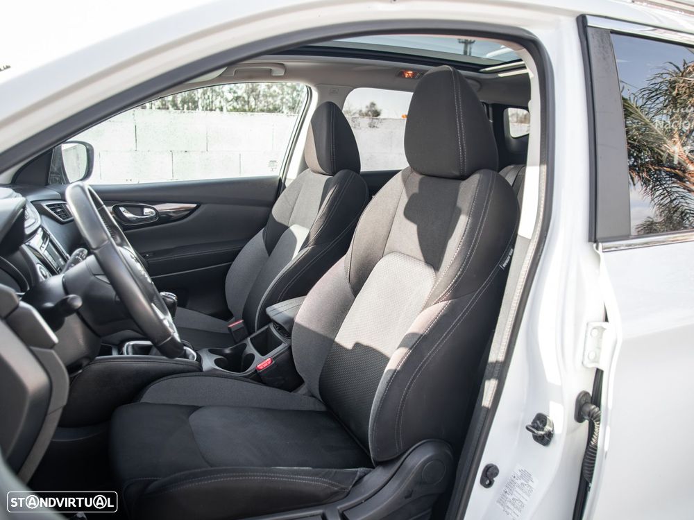 Nissan Qashqai 1.5 dCi N-Connecta J18 - 18