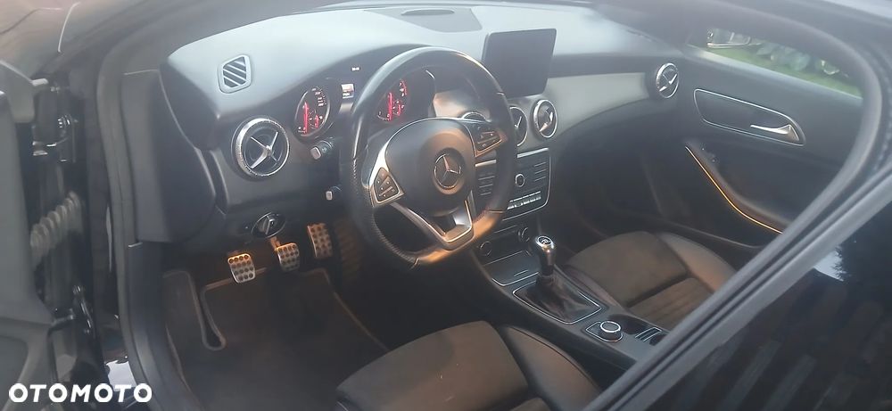 Mercedes-Benz CLA 200 AMG Line - 7