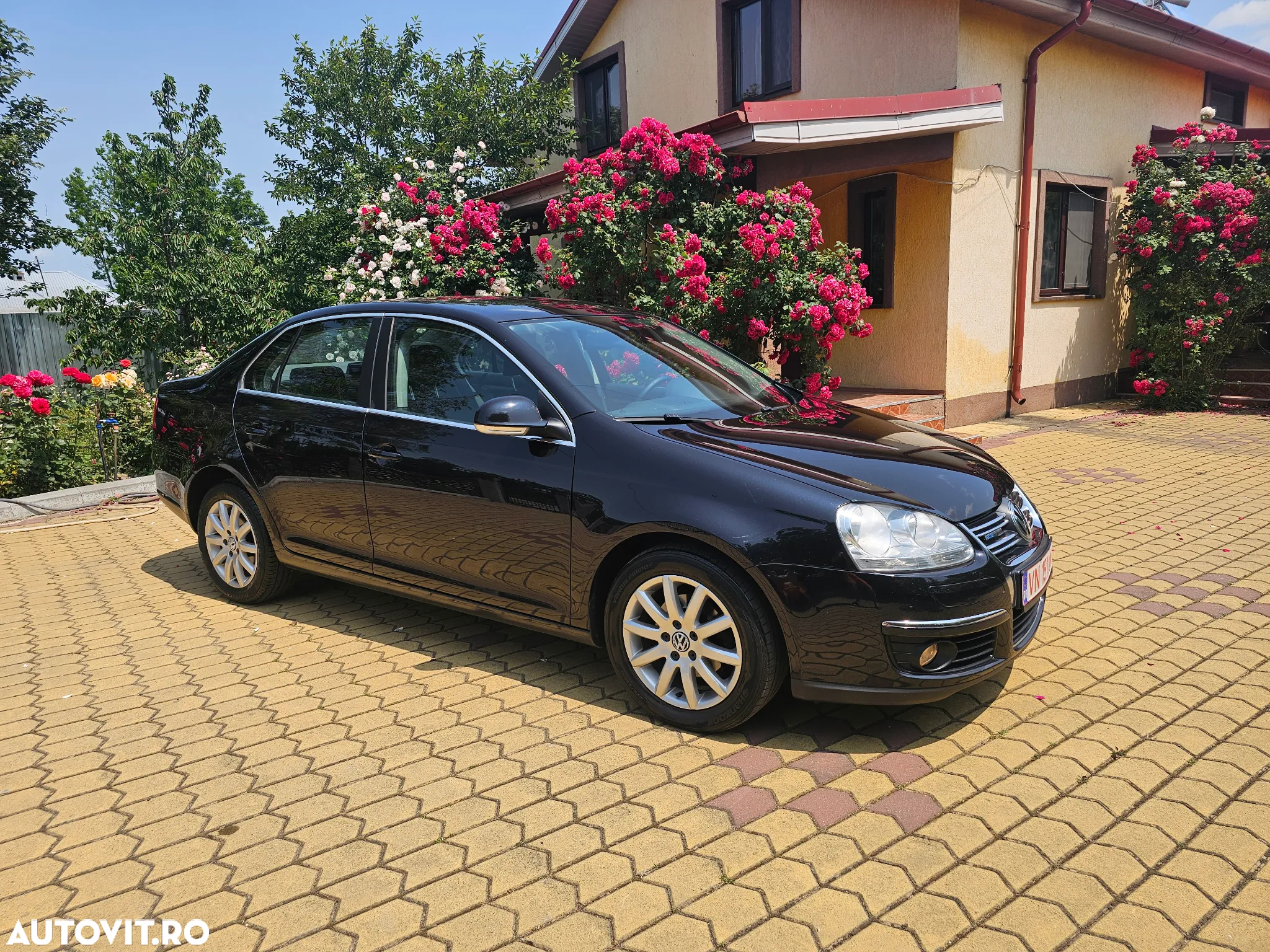 Volkswagen Jetta 1.9 TDI DPF Comfortline BlueMotion - 9
