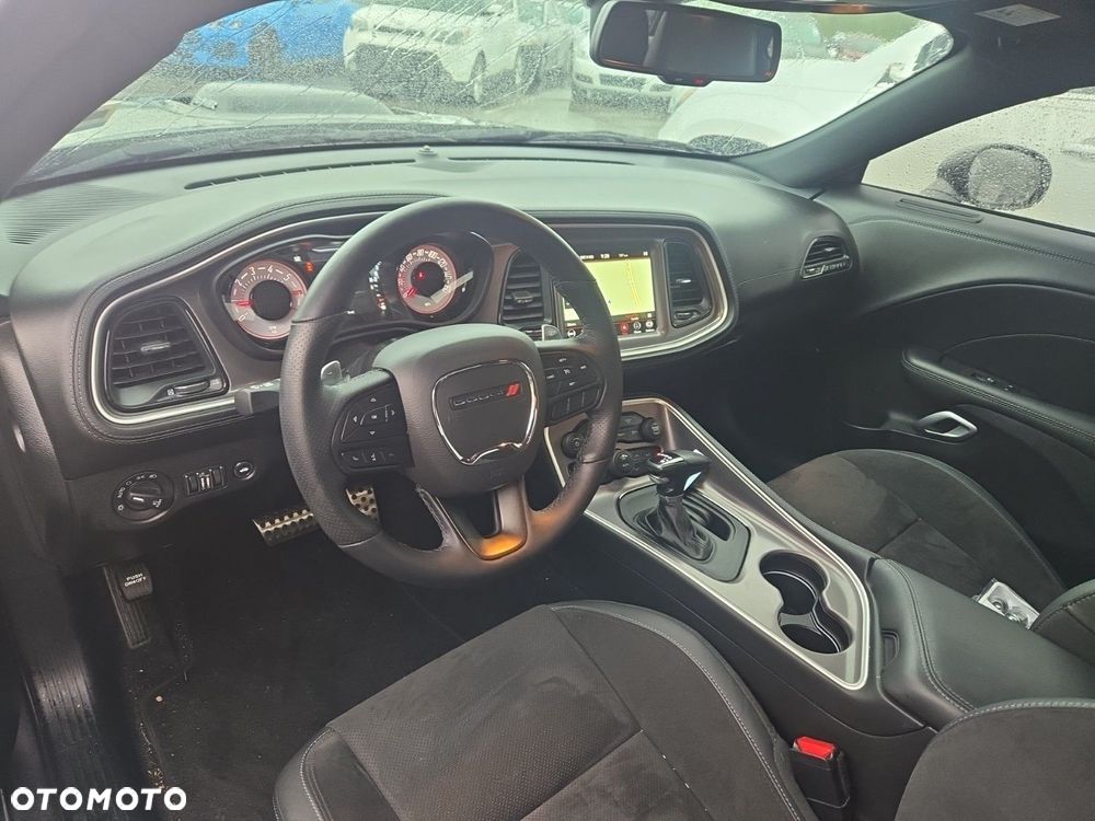 Dodge Challenger 5.7 R/T - 8