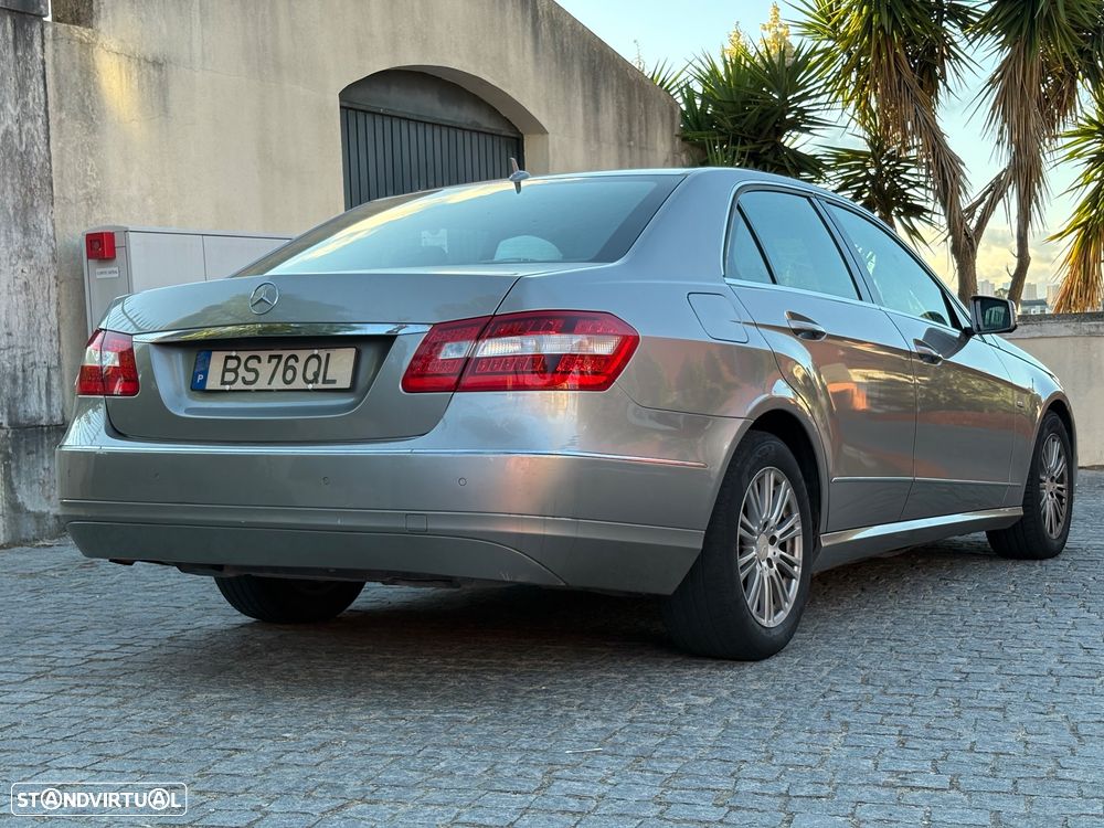 Mercedes-Benz E 220 CDI DPF BlueEFFICIENCY Auto Elegance - 5