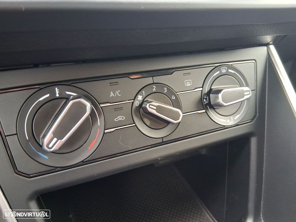 VW Taigo 1.0 TSI Urban - 17