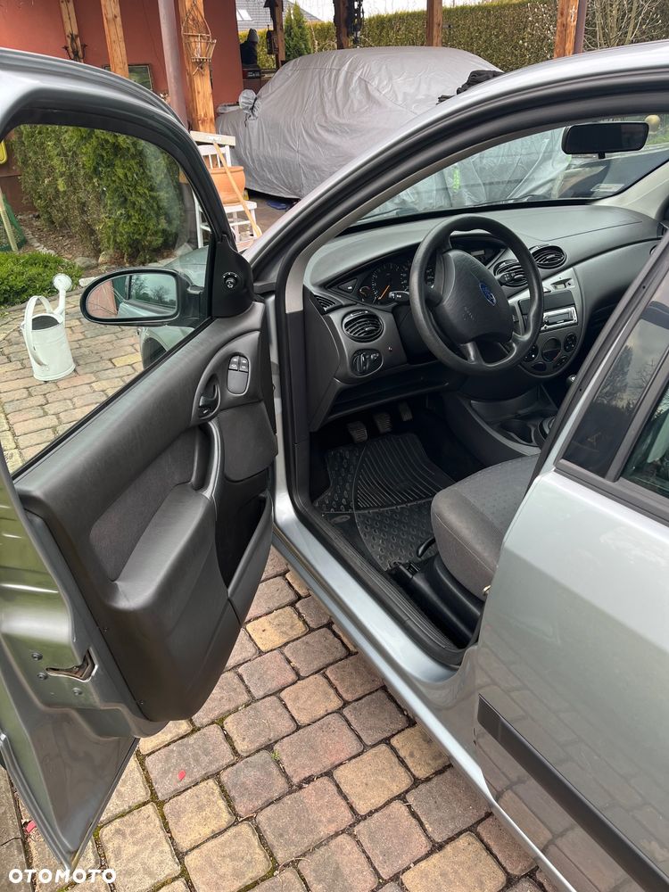 Ford Focus 1.6 X100 - 17