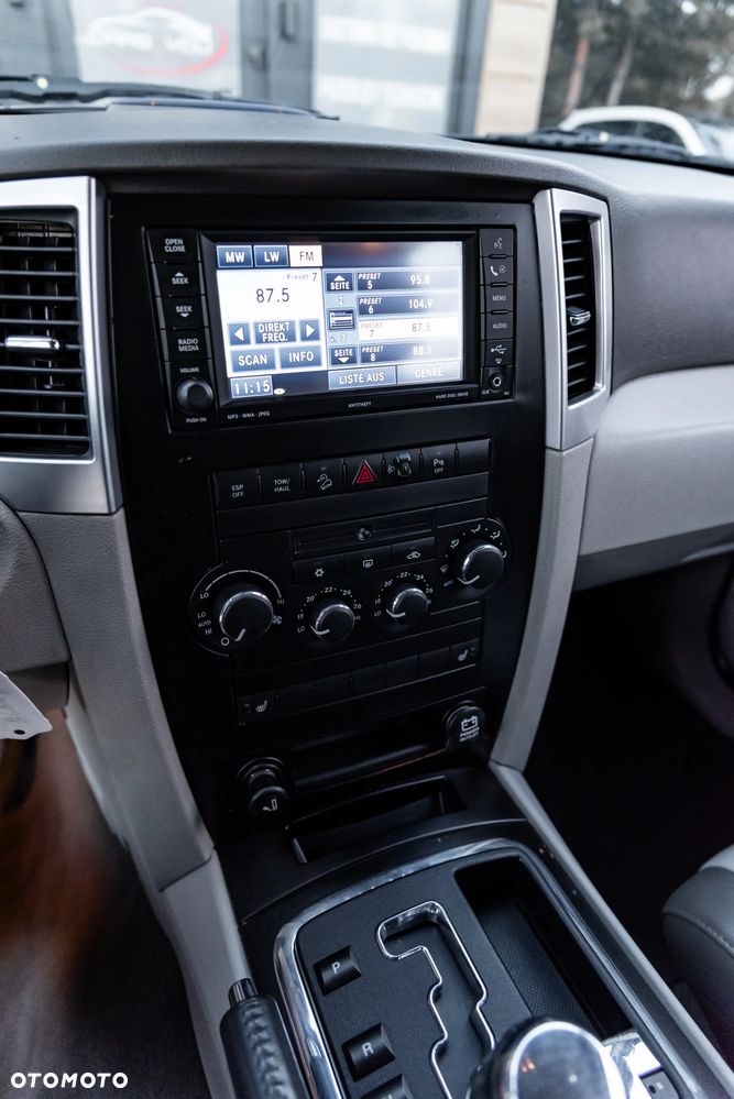 Jeep Grand Cherokee 4.7 4x4 Limited - 35