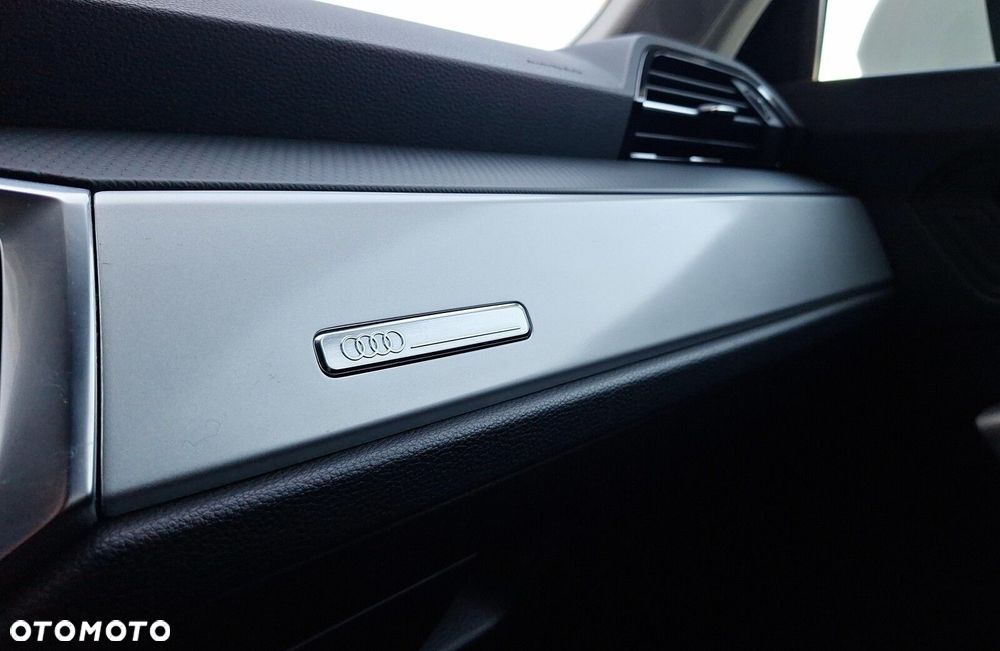 Audi Q3 - 18