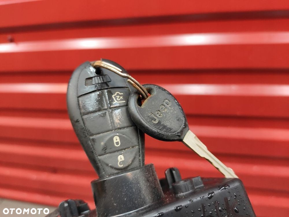 CHRYSLER 300C LIFT STACYJKA KLUCZYK ORYGINAŁ 68290858AB - 4