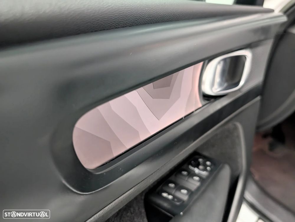 Volvo XC 40 Recharge Core - 13