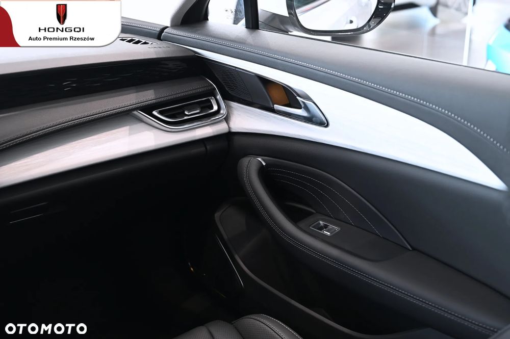 Hongqi H5 - 19