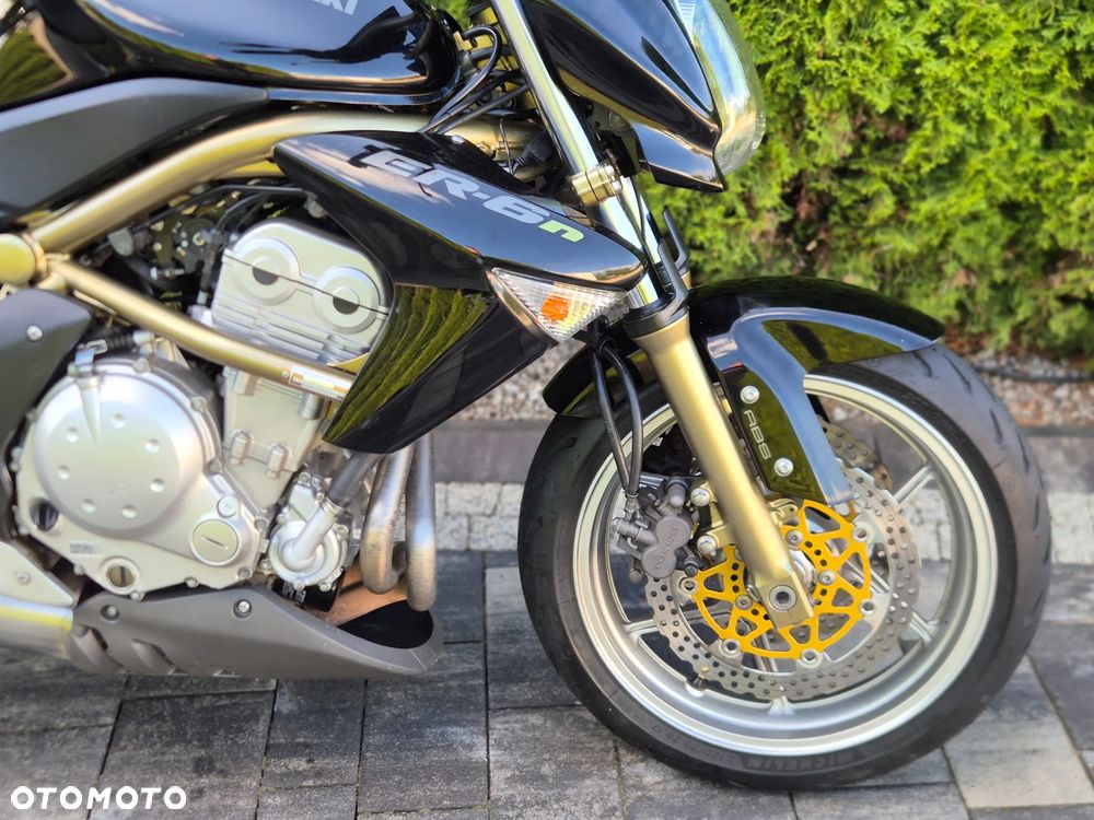 Kawasaki ER - 7