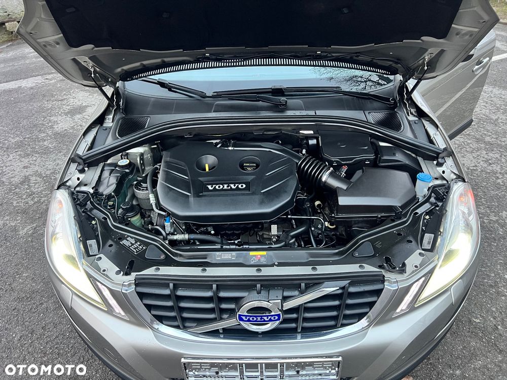 Volvo XC 60 2.0T Powershift RDesign - 16