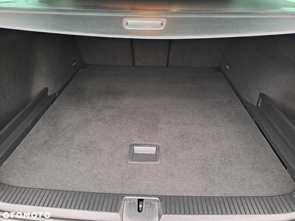 Volkswagen Passat Variant 2.0 TDI DSG (BlueMotion Technology) Comfortline - 23