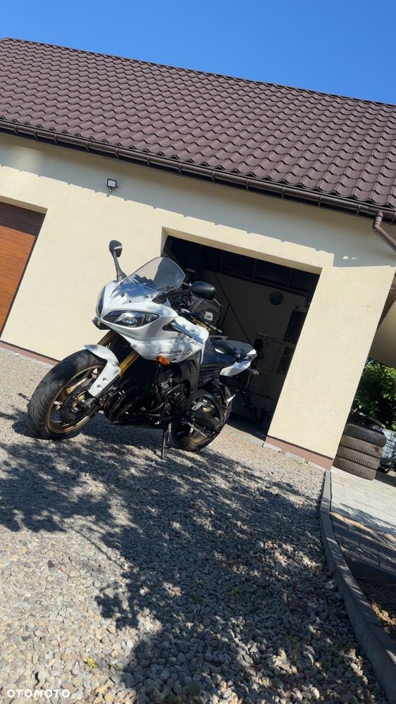 Yamaha FZ8 - 3