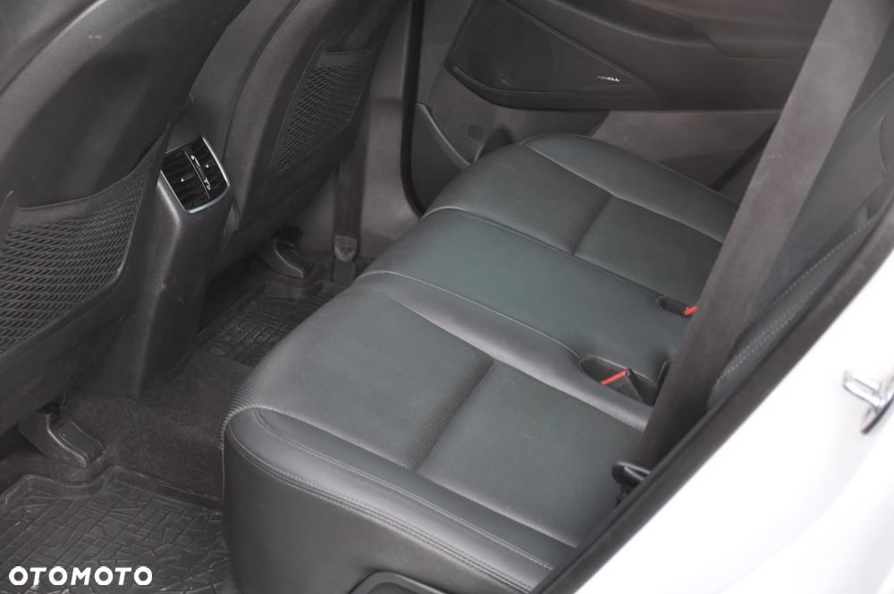 Hyundai Tucson 2.0 CRDi 2WD Trend - 28