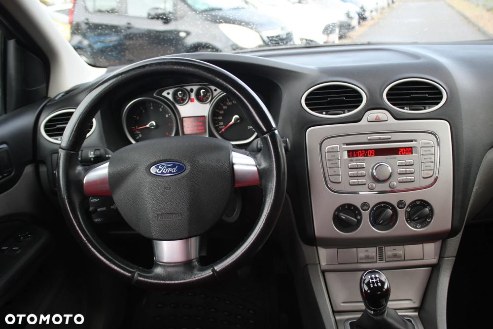 Ford Focus 1.6 Ti-VCT Sport - 19