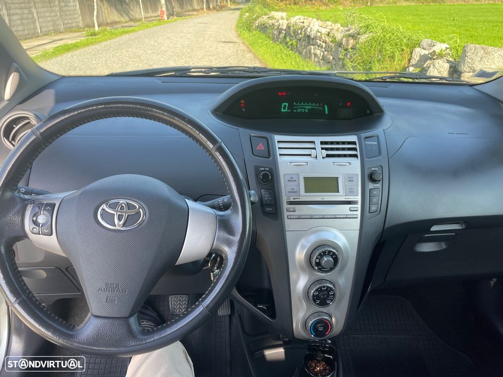 Toyota Yaris 1.0 VVT-i Sol High Pack MMT - 6