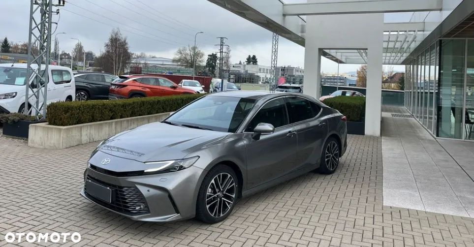Toyota Camry 2.5 Hybrid Dynamic Force Executive e-CVT