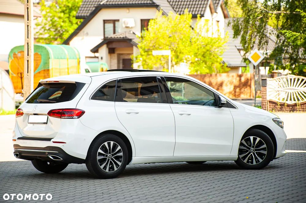 Mercedes-Benz Klasa B 180 Edition 2020 - 16