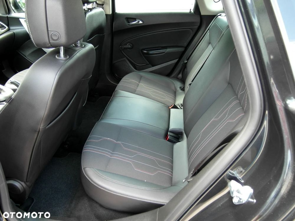 Opel Astra 1.4 Turbo 150 Jahre - 28