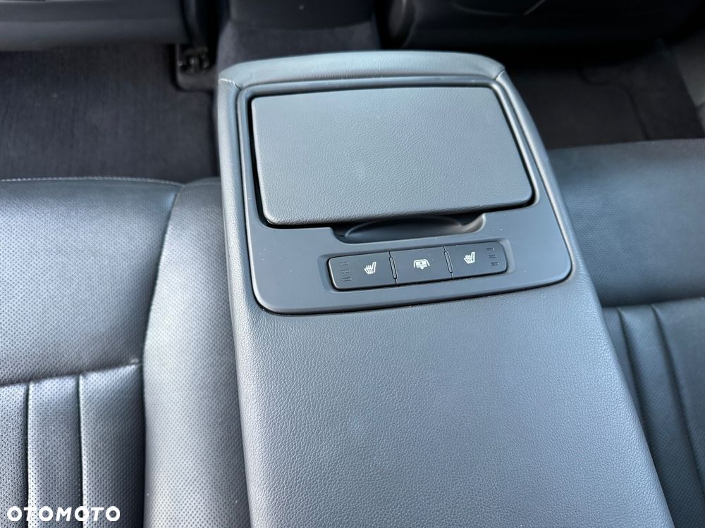 Hyundai Genesis - 25
