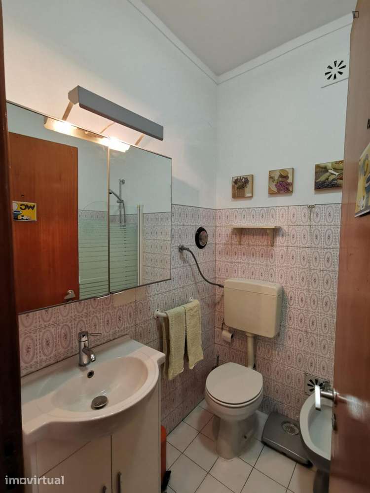 Quarto - localizado em Benfica Lisbon - Grande imagem: 2/21