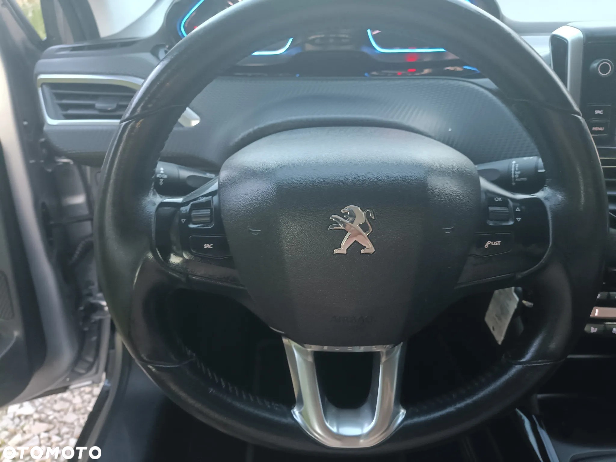 Peugeot 2008 BlueHDi 100 STOP & START Allure - 11