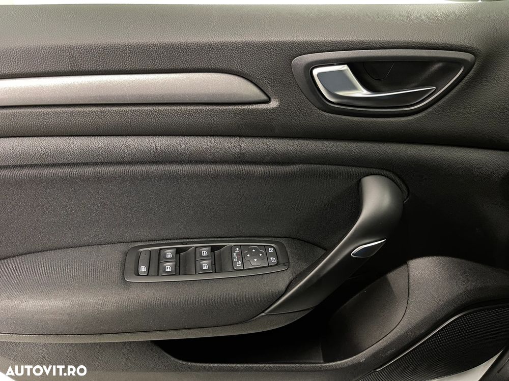 Renault Megane E-TECH 160 BUSINESS EDITION - 23