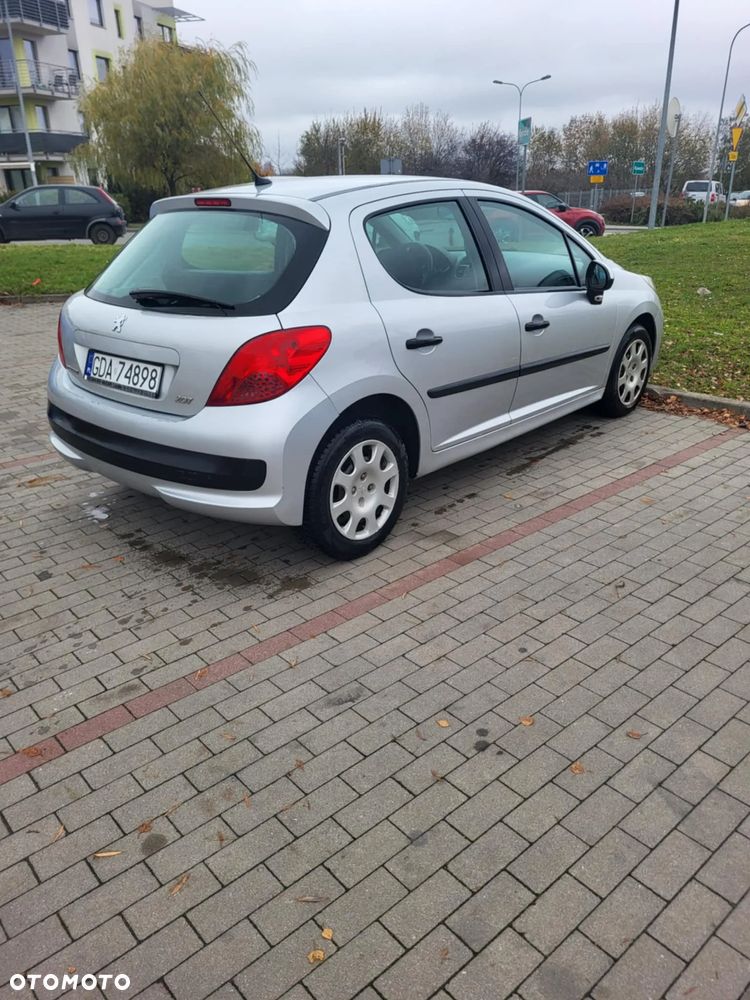 Peugeot 207 - 6