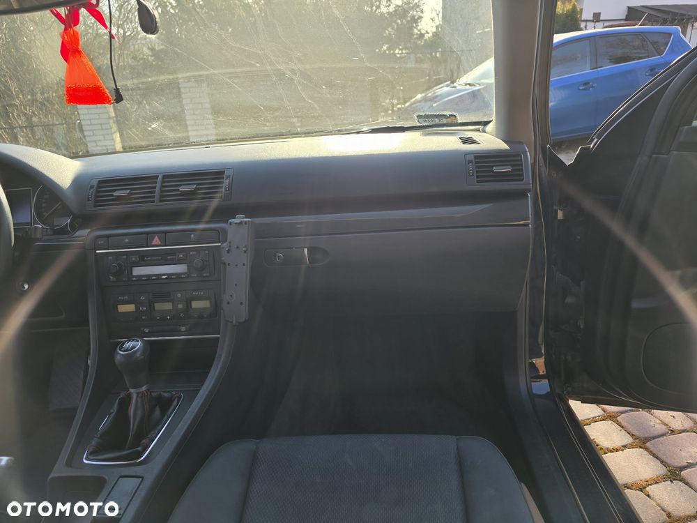 Audi A4 Limousine - 16