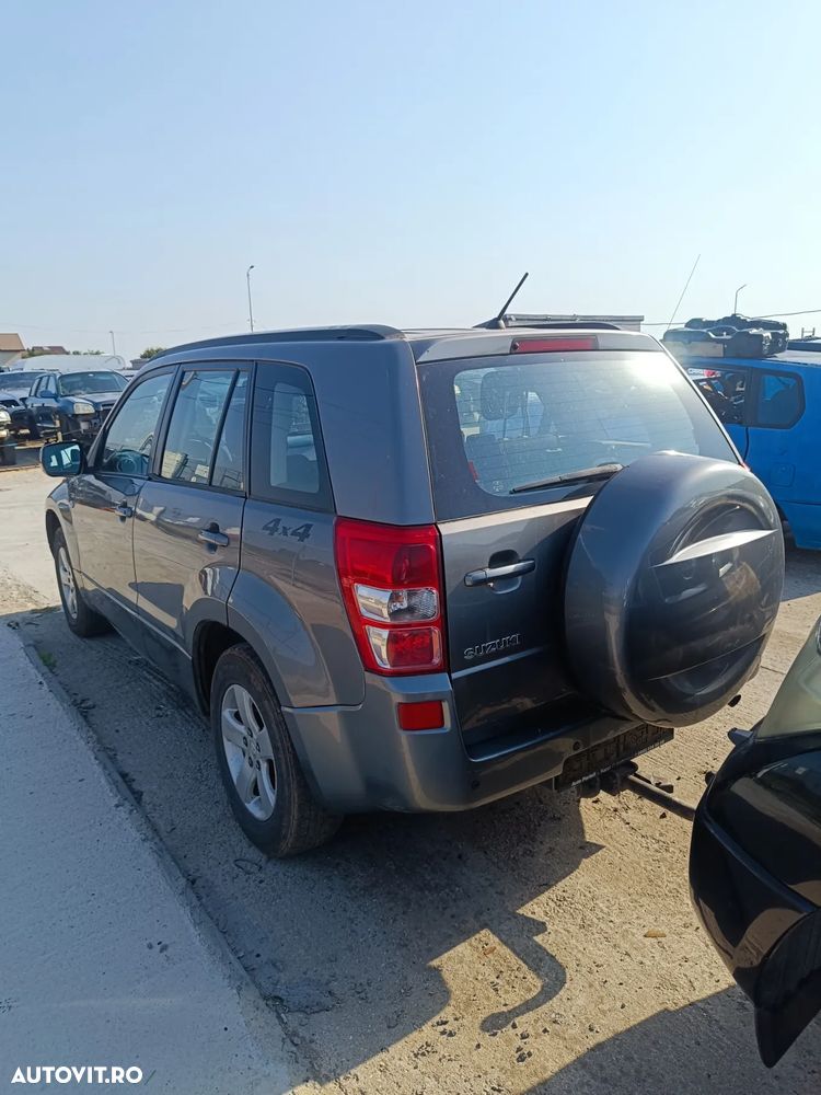 Dezmembrez suzuki grand Vitara 1.9ddis fabr.2006 - 3