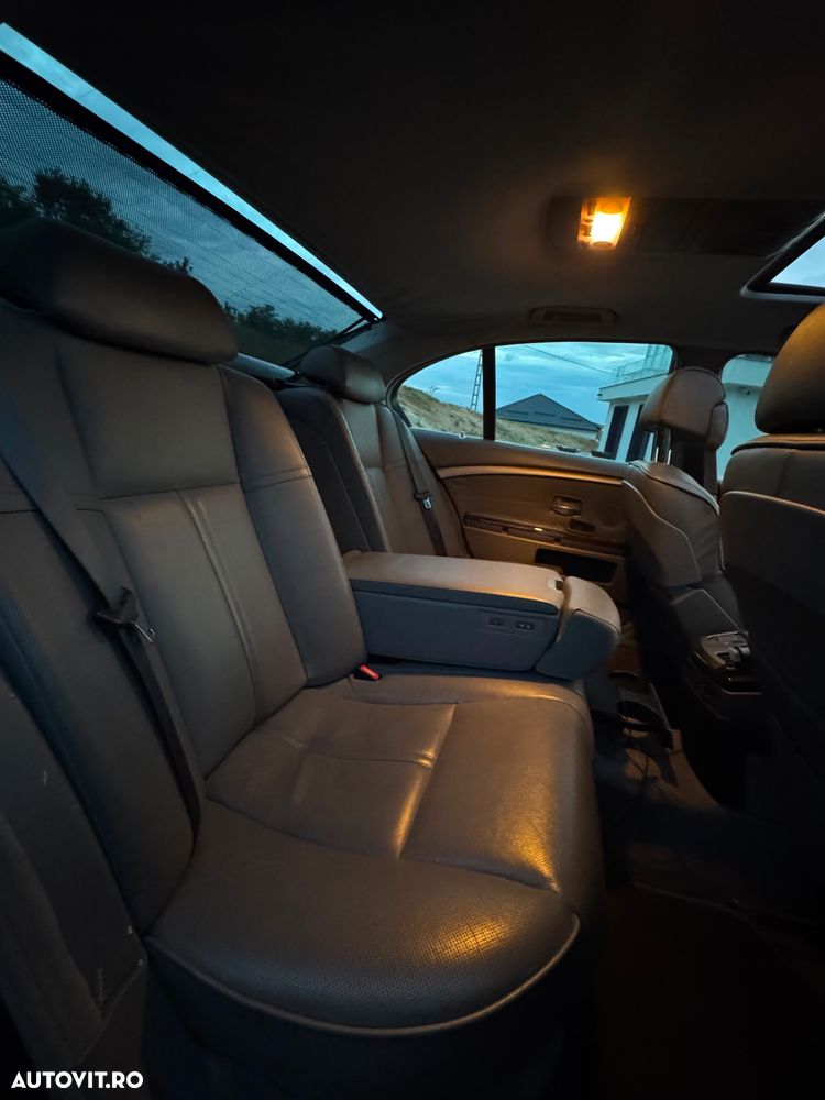 BMW Seria 7 745i A - 21