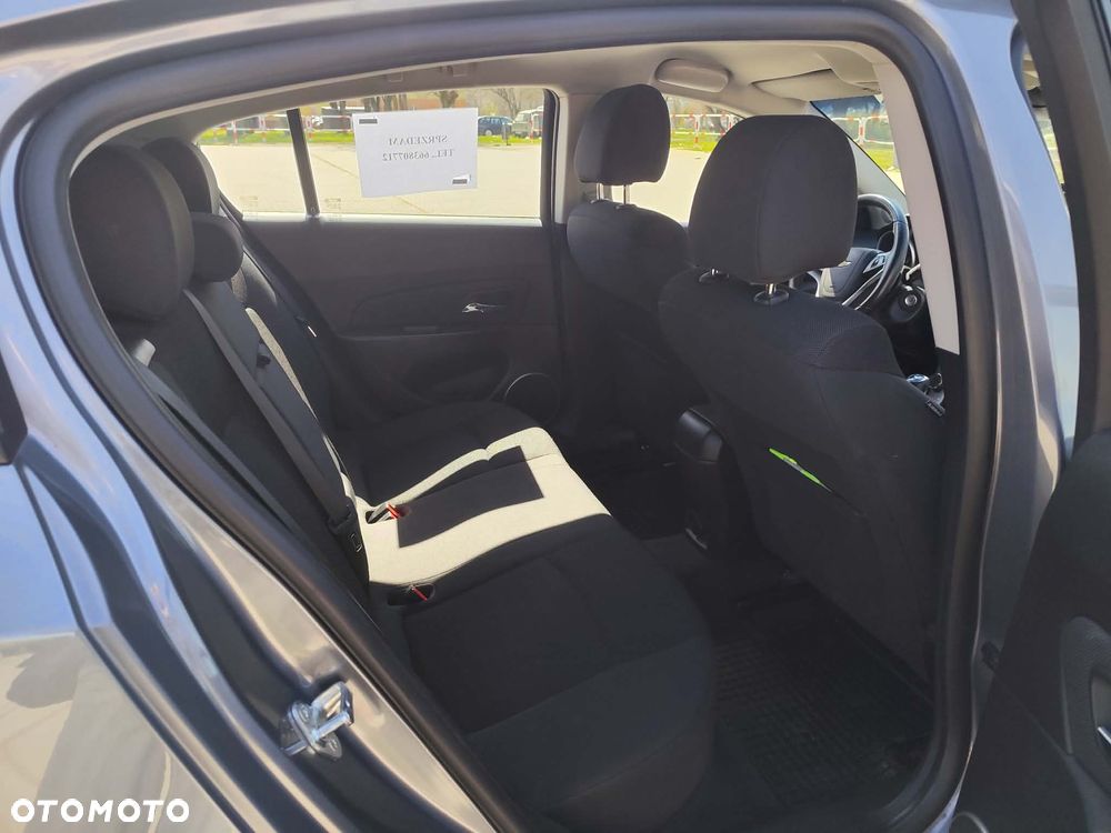 Chevrolet Cruze 1.6 LS - 11