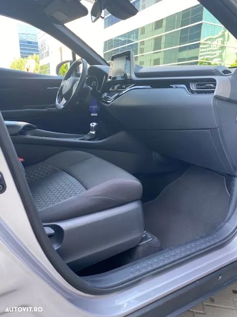 Toyota C-HR 1.8 HSD 4x2 CVT C-lassy - 11